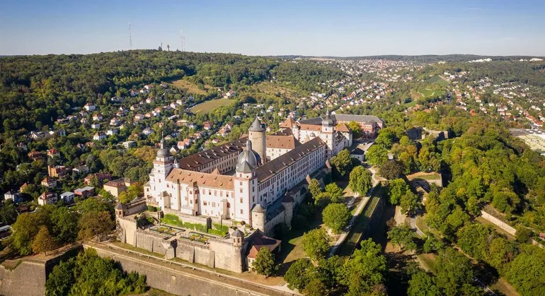 Würzburg self-guided tour app – explore the city at your own pace - Discover Germany with a mobile self-guided city tour app - Smartphone app tours – interactive maps and local stories