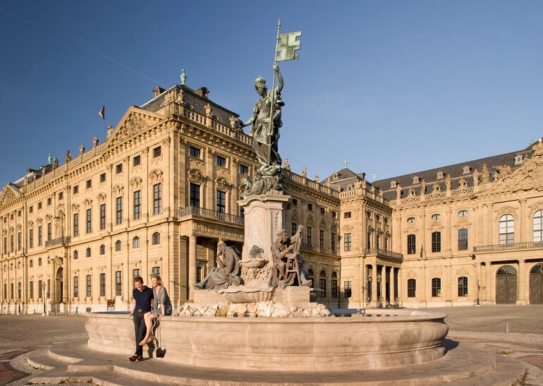Würzburg self-guided tour app – explore the city at your own pace - Discover Germany with a mobile self-guided city tour app - Smartphone app tours – interactive maps and local stories