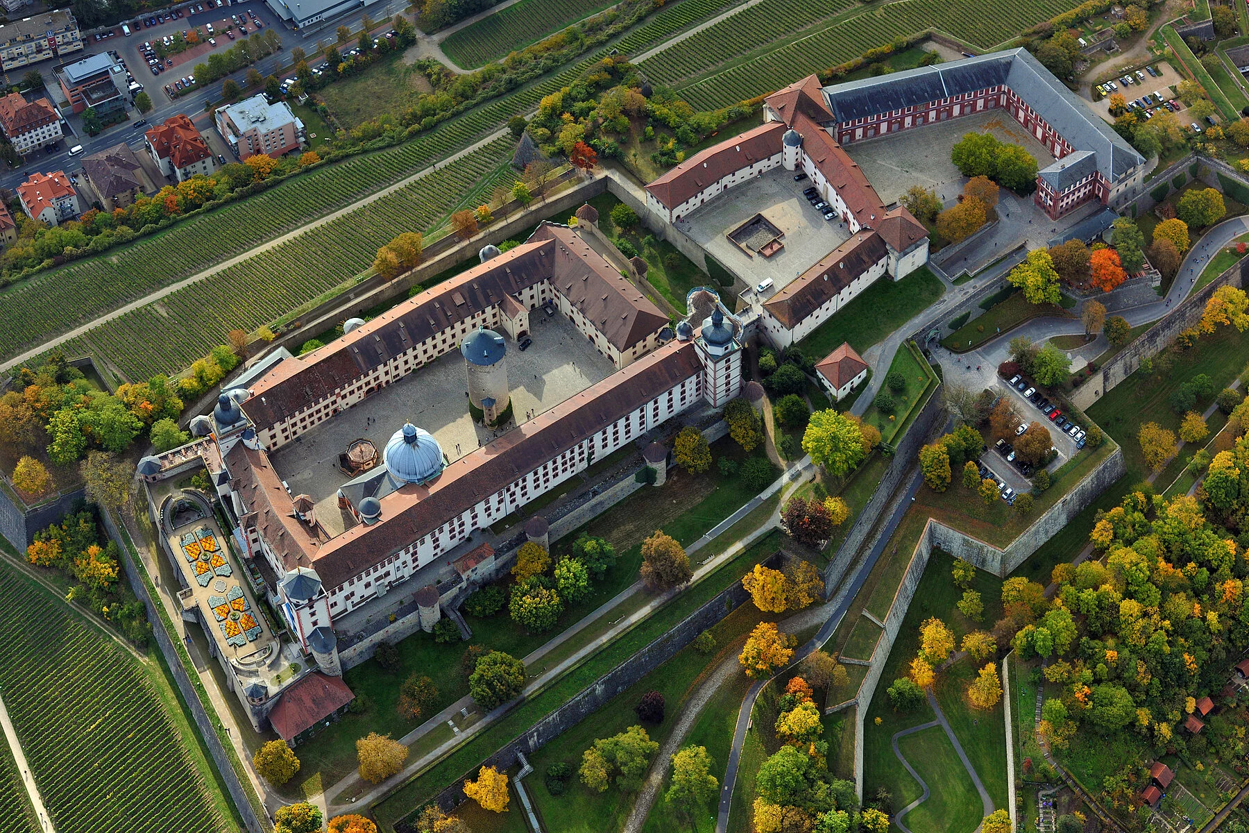 Würzburg self-guided tour app – explore the city at your own pace - Discover Germany with a mobile self-guided city tour app - Smartphone app tours – interactive maps and local stories